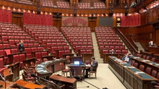 Parlamento, il taglio può attendere