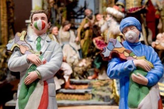 Medici e infermieri nel presepe napoletano