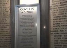 I nomi dei 179 medici italiani uccisi dal Covid scolpiti su una lapide: il monumento a Duno