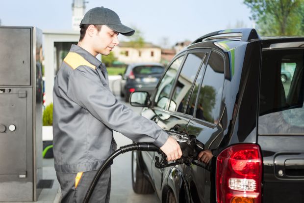 Ecco il decreto sui prezzi dei carburanti, dal ritorno dell’accisa mobile ai bonus