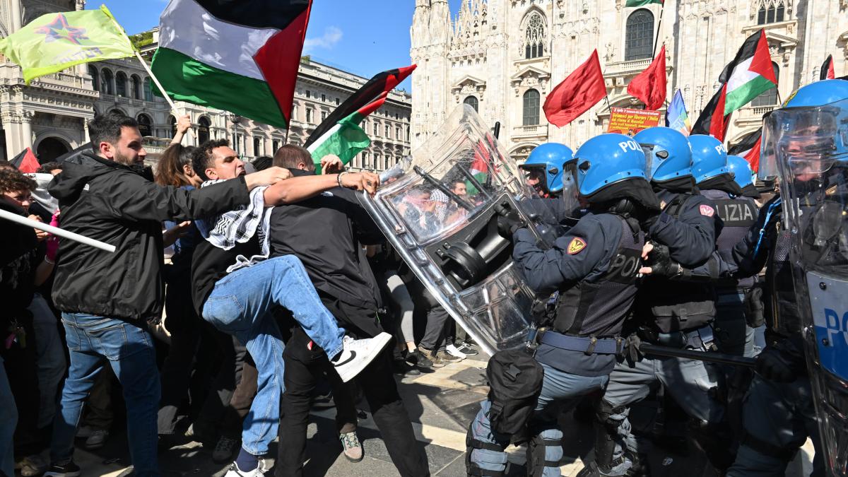 A Milano Coltellate Calci E Pugni La Furia Degli Immigrati Di Seconda