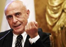 Essere Marco Minniti, il signore delle spie col cuore comunista e il dna militare