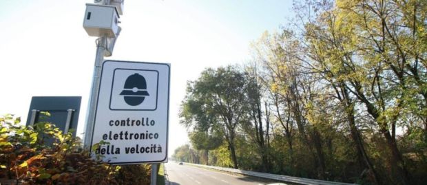 Autovelox illegali, sequestri in tutta Italia