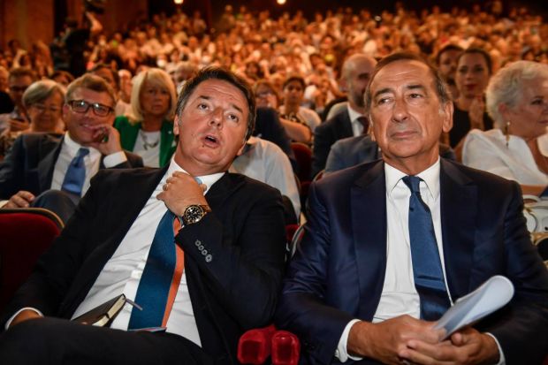 Piccoli centristi litigano. Renzi e Sala se le suonano.