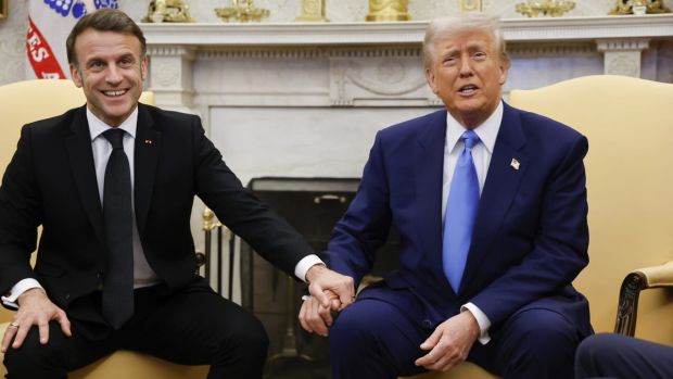 Trump non voleva ricevere Zelensky, ha mediato Macron